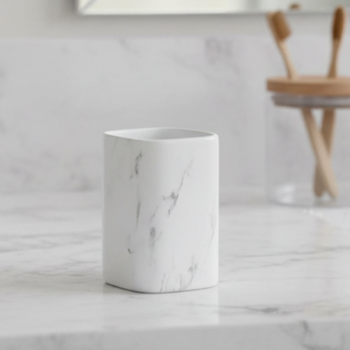 Hammasharjateline Marble