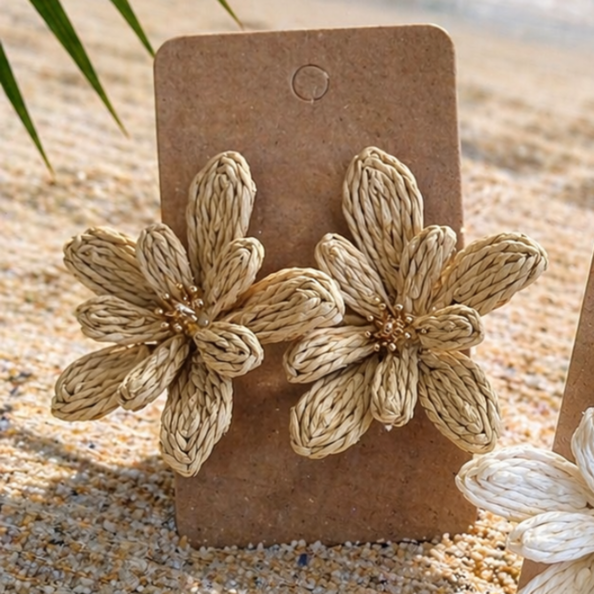 Raffia kukkakorvakorut, natural