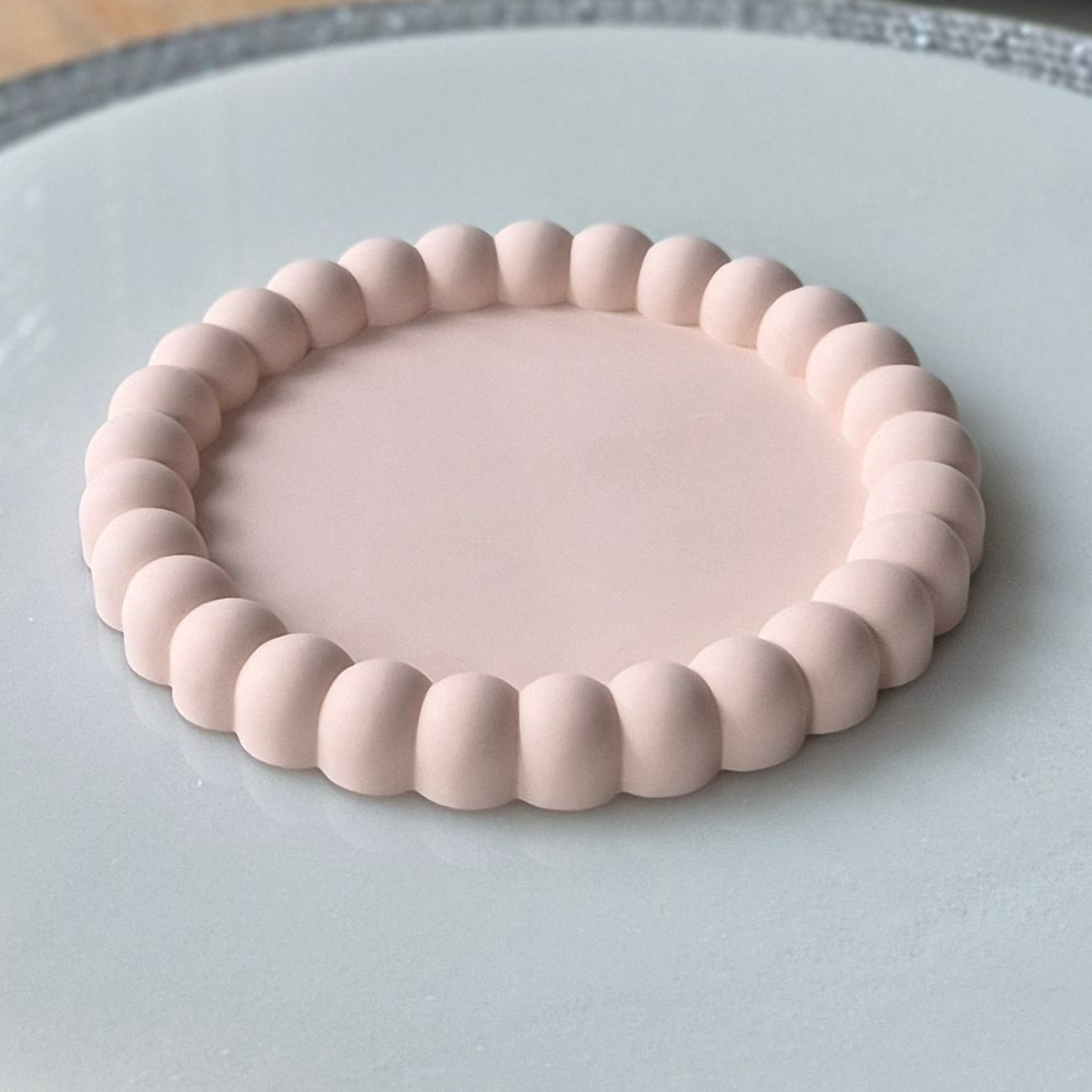 Tarjotin, pyöreä, beige
