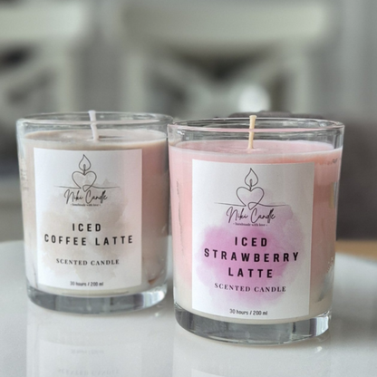 Iced Strawberry Latte -tuoksukynttilä
