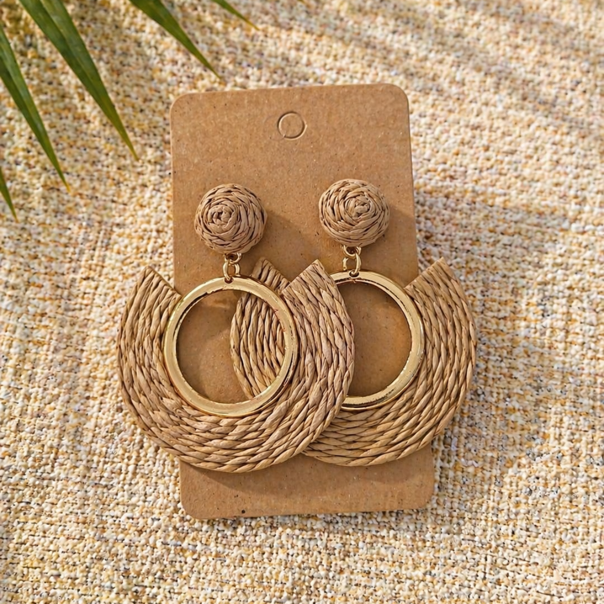 Raffia korvakorut, pyöreä, valkoinen